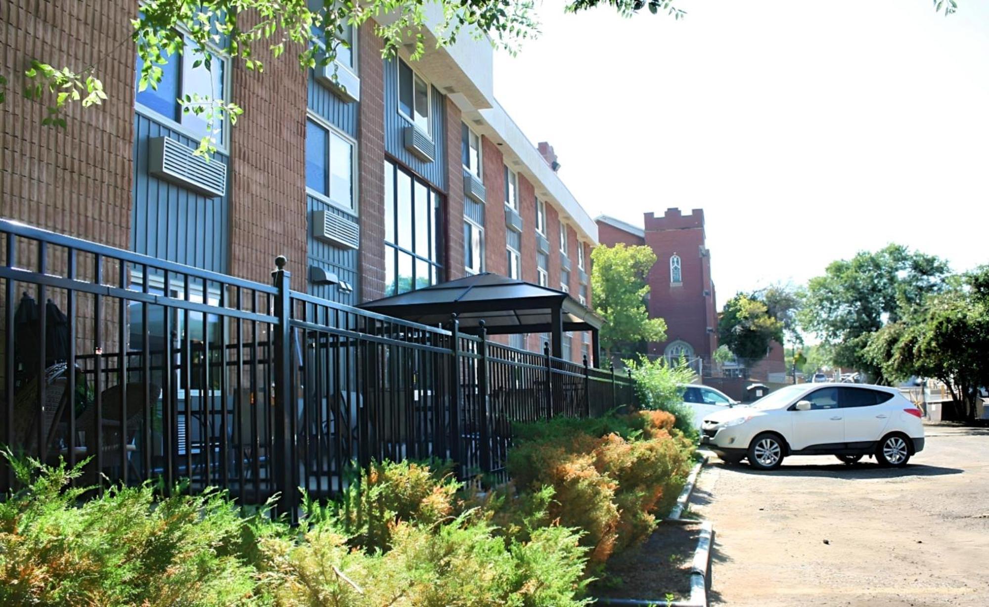 The Medicine Hat Villa 外观 照片