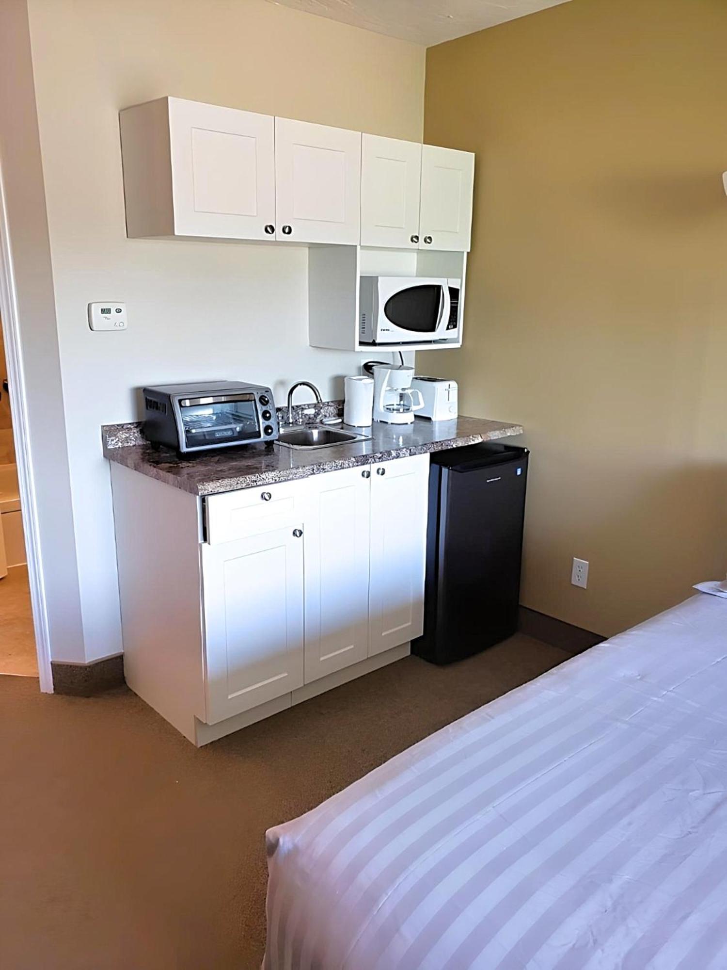 The Medicine Hat Villa 外观 照片
