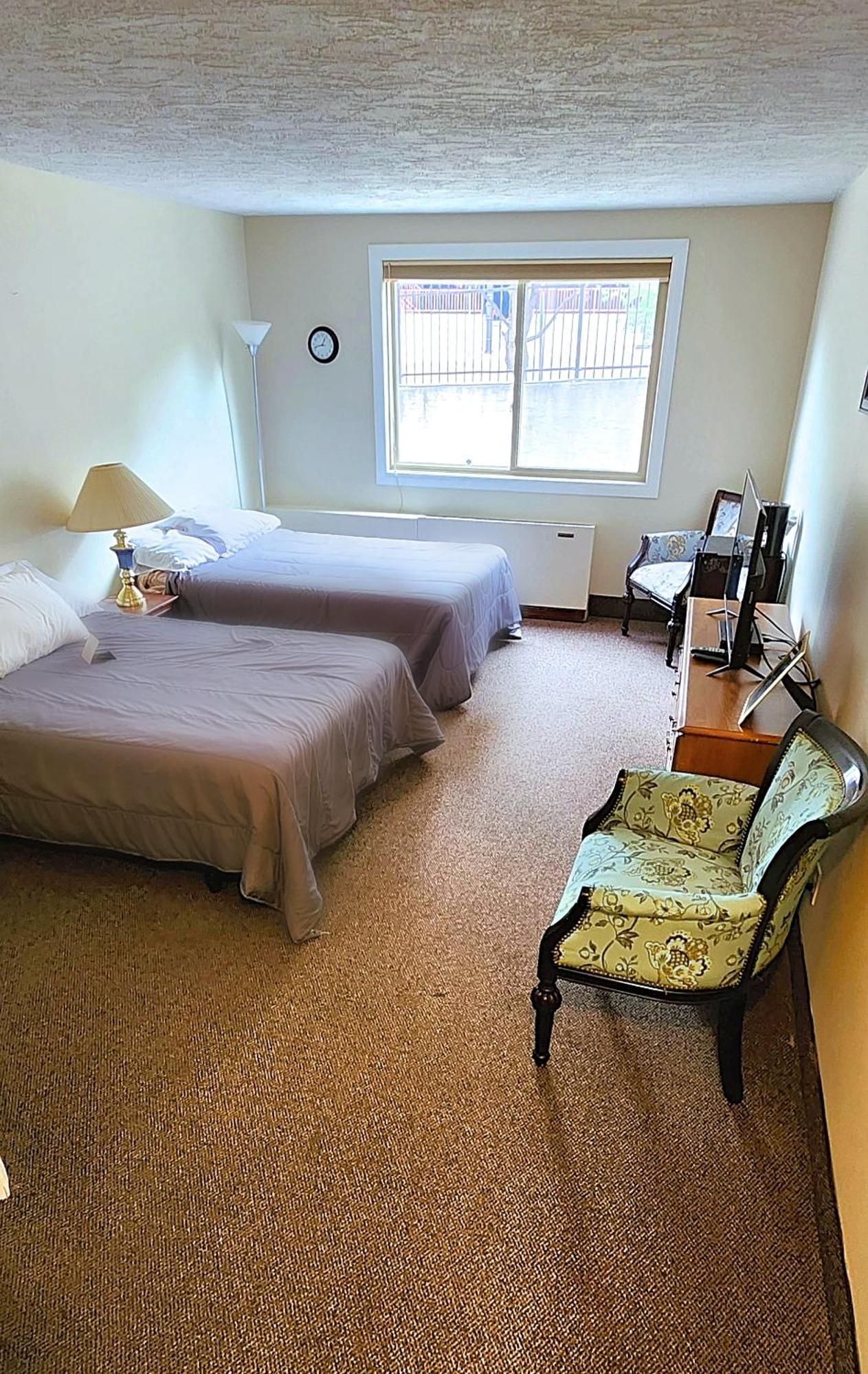 The Medicine Hat Villa 外观 照片